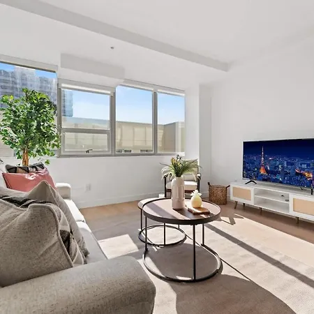 Charming 1 Bedroom LA Retreat